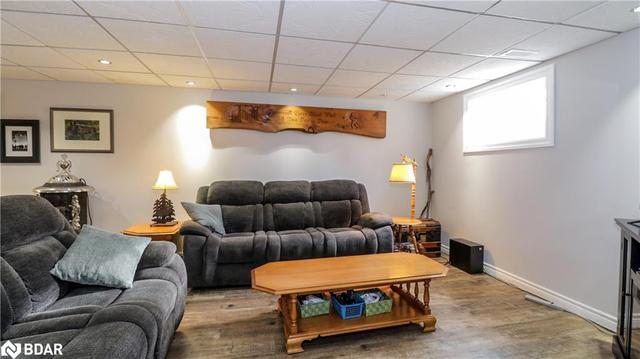 1798 Penetanguishene Road, House detached with 4 bedrooms, 2 bathrooms and 11 parking in Springwater ON | Image 24
