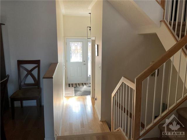6106 Arbourwood Drive, Townhouse with 3 bedrooms, 4 bathrooms and 3 parking in Ottawa ON | Image 3