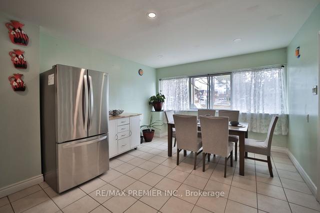 2 - 20 Brookwell Dr, Townhouse with 3 bedrooms, 2 bathrooms and 2 parking in Toronto ON | Image 2