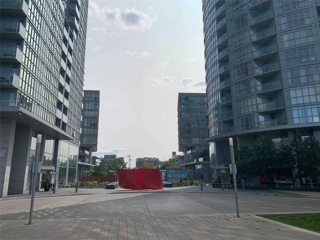 828 - 21 Iceboat Terr, Condo with 1 bedrooms, 1 bathrooms and 0 parking in Toronto ON | Image 12