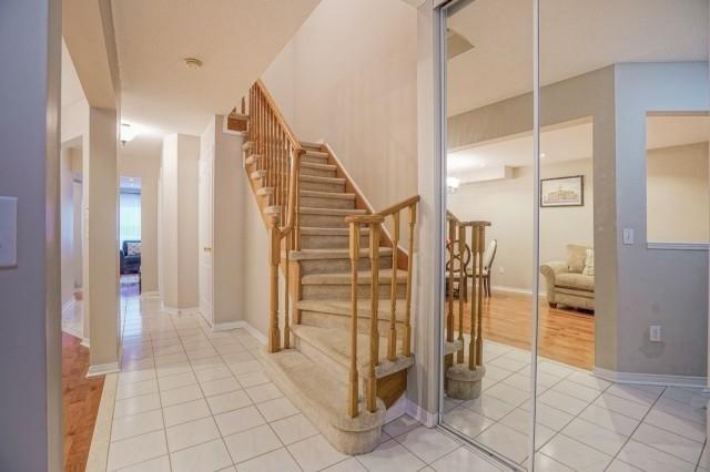 855 Scollard Crt, House semidetached with 3 bedrooms, 4 bathrooms and 2 parking in Mississauga ON | Image 3
