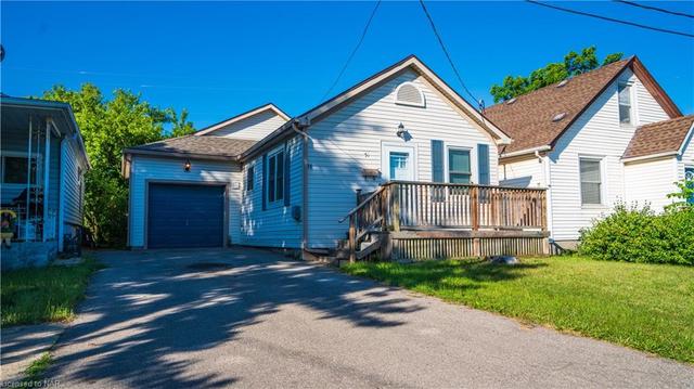 51 Rosedale Avenue, House detached with 2 bedrooms, 1 bathrooms and 3 parking in St. Catharines ON | Image 1