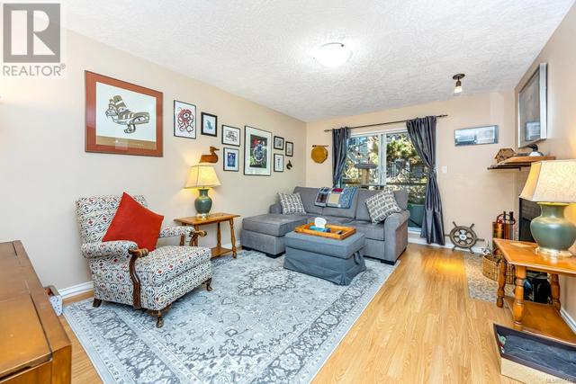 203 - 940 Inverness Rd, Condo with 2 bedrooms, 2 bathrooms and 1 parking in Saanich BC | Image 4