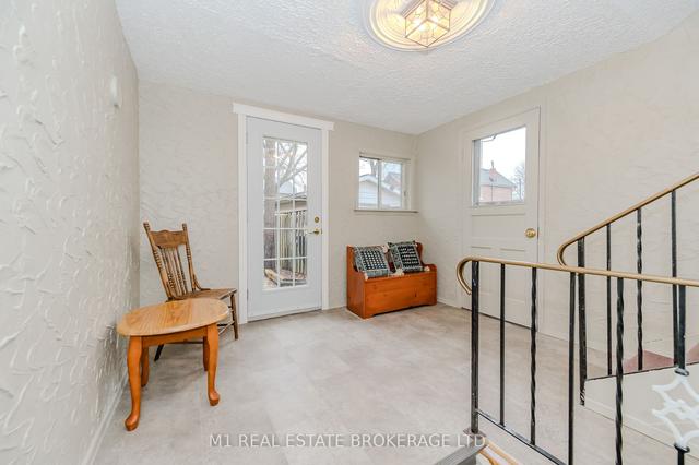 2 Margaret St, House detached with 2 bedrooms, 1 bathrooms and 2 parking in Guelph ON | Image 14