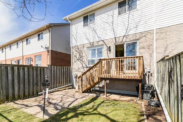 32 - 800 Paramount Dr, Townhouse with 3 bedrooms, 3 bathrooms and 2 parking in Hamilton ON | Image 21