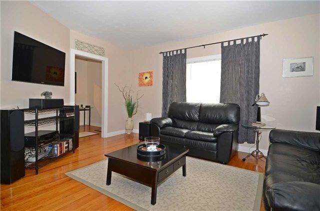 32 Joseph St, House detached with 3 bedrooms, 2 bathrooms and 3 parking in Markham ON | Image 5