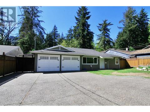 1131 Mountain Highway, House detached with 3 bedrooms, 2 bathrooms and 3 parking in North Vancouver BC | Card Image