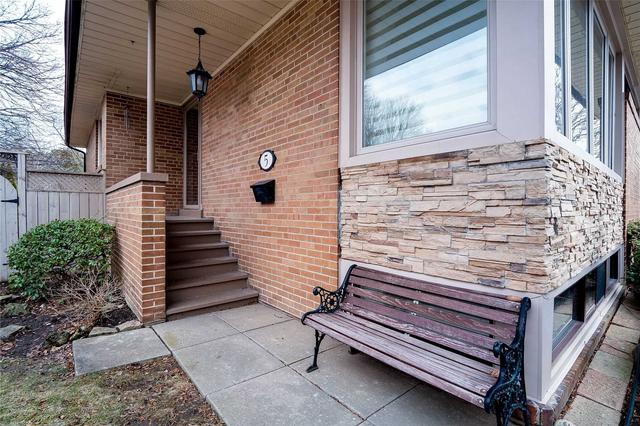 5 Terrington Crt, House detached with 3 bedrooms, 2 bathrooms and 7 parking in Toronto ON | Image 12