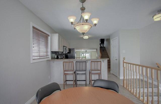 65 Downing Cres, House detached with 3 bedrooms, 2 bathrooms and 3 parking in Barrie ON | Image 6