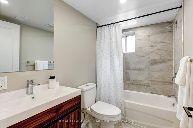 5 East Dr, House detached with 2 bedrooms, 2 bathrooms and 7 parking in Toronto ON | Image 28