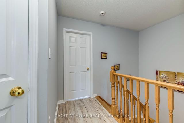 695 Edwards Ave W, House attached with 3 bedrooms, 3 bathrooms and 3 parking in Milton ON | Image 36