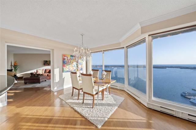 2508 - 65 Harbour Sq, Condo with 2 bedrooms, 2 bathrooms and 1 parking in Toronto ON | Image 11