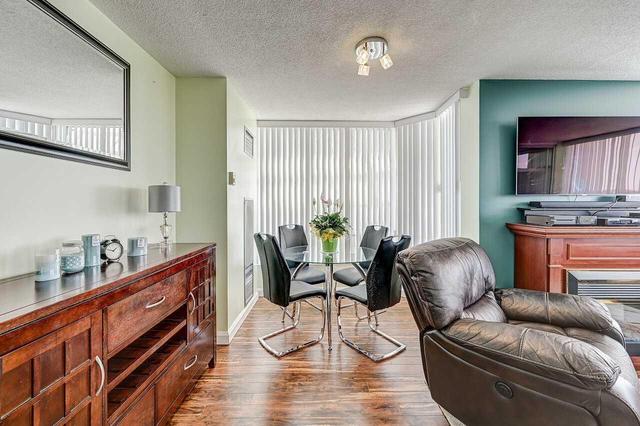 1001 - 26 Hanover Rd, Condo with 3 bedrooms, 2 bathrooms and 2 parking in Brampton ON | Image 7
