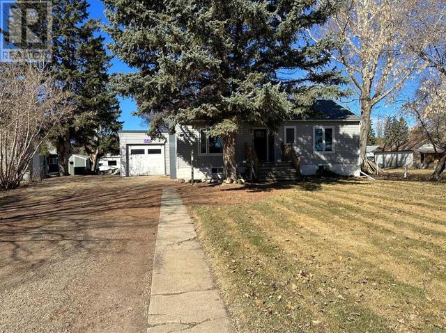 5326 C&E Trail, House detached with 3 bedrooms, 2 bathrooms and 3 parking in Lacombe AB | Image 1