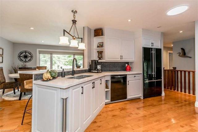 52 Birchwood Tr, House detached with 3 bedrooms, 2 bathrooms and 6 parking in Wasaga Beach ON | Image 5