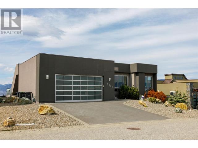 5342 Signet Crescent, House detached with 4 bedrooms, 2 bathrooms and 2 parking in Kelowna BC | Image 2