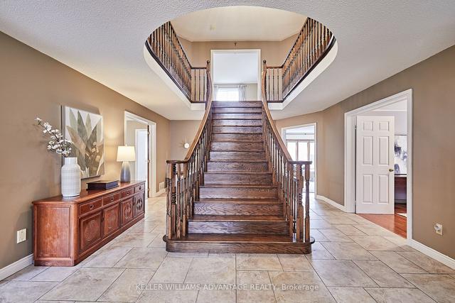 2100 Schoolmaster Circ, House detached with 4 bedrooms, 3 bathrooms and 4 parking in Oakville ON | Image 23