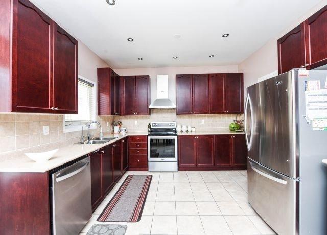 225 Valleyway Dr, House detached with 4 bedrooms, 5 bathrooms and 4 parking in Brampton ON | Image 5