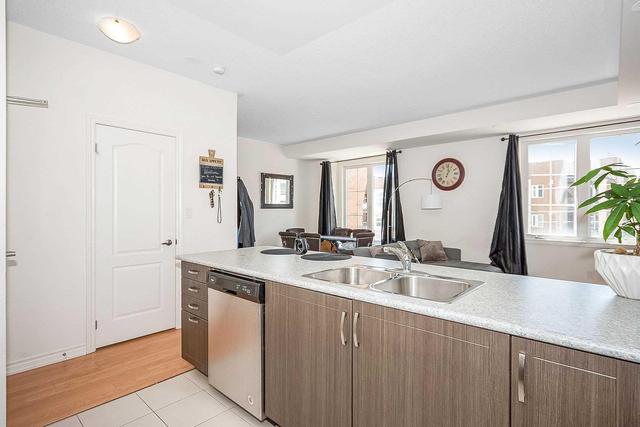 3902 - 2420 Baronwood Dr, Townhouse with 2 bedrooms, 2 bathrooms and 1 parking in Oakville ON | Image 7