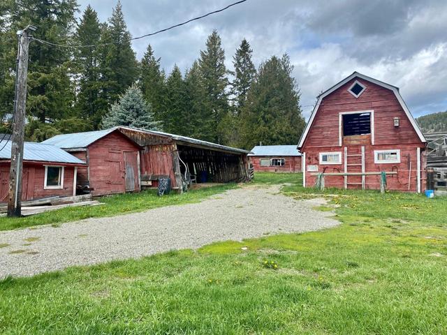 4512 48th Street, House detached with 2 bedrooms, 1 bathrooms and 6 parking in Central Kootenay B BC | Image 44