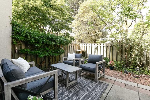 4 Tyson Shepway, Townhouse with 3 bedrooms, 2 bathrooms and 2 parking in Toronto ON | Image 15