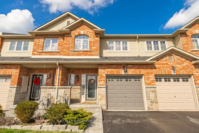 33 Redcedar Cres, House attached with 3 bedrooms, 2 bathrooms and 2 parking in Hamilton ON | Image 12