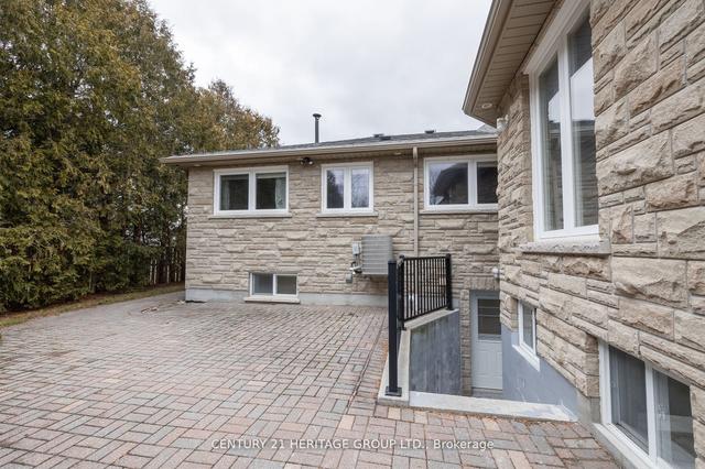 35 Railway St, House detached with 3 bedrooms, 2 bathrooms and 14 parking in Vaughan ON | Image 11