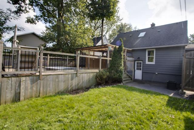 39 St Quentin Ave, House detached with 3 bedrooms, 2 bathrooms and 4 parking in Toronto ON | Image 23