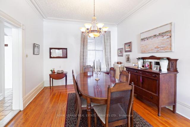385 Manning Ave, House attached with 5 bedrooms, 2 bathrooms and 3 parking in Toronto ON | Image 39