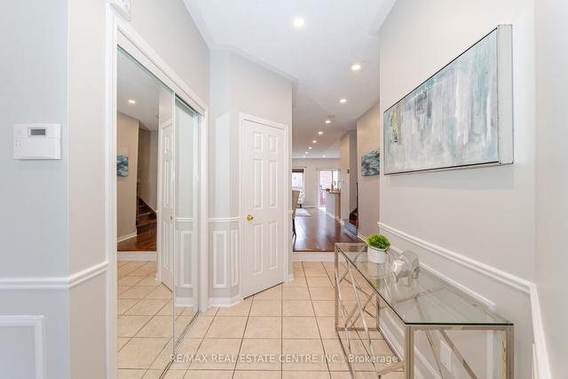 5947 Stonebriar Cres, House semidetached with 3 bedrooms, 4 bathrooms and 3 parking in Mississauga ON | Image 34