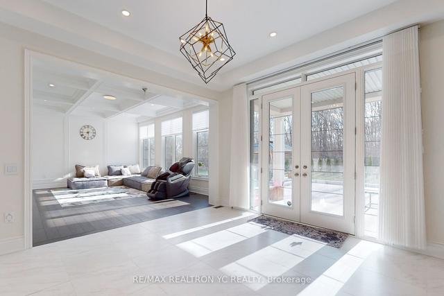 116 Lady Jessica Dr, House detached with 5 bedrooms, 7 bathrooms and 6 parking in Vaughan ON | Image 2