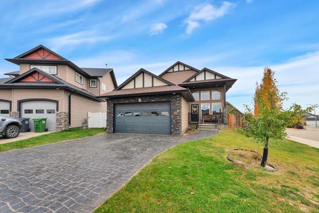 82 Lawson Close, House detached with 5 bedrooms, 3 bathrooms and 2 parking in Red Deer AB | Image 2