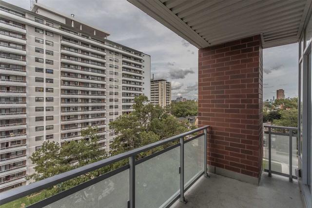 836 - 1830 Bloor St W, Condo with 1 bedrooms, 1 bathrooms and 1 parking in Toronto ON | Image 3