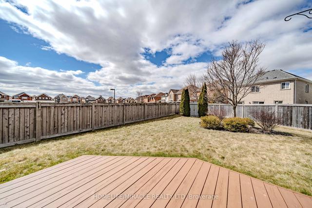 978 Fetchison Dr, House attached with 3 bedrooms, 4 bathrooms and 3 parking in Oshawa ON | Image 32