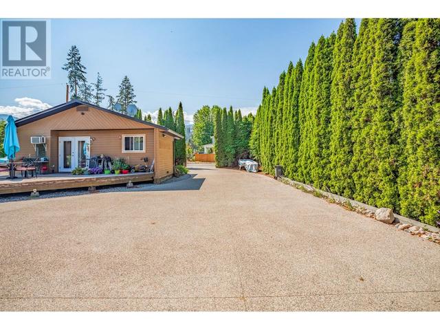 754 Mcclure Road, House detached with 4 bedrooms, 2 bathrooms and 3 parking in Kelowna BC | Image 35
