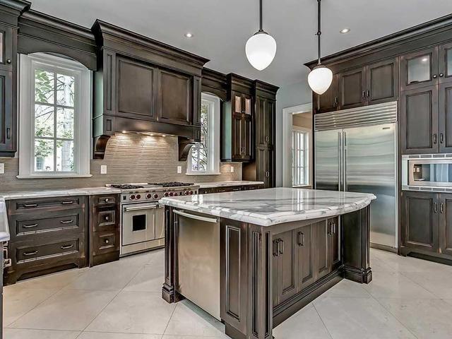 140 Waterstone Crt, House detached with 4 bedrooms, 7 bathrooms and 2 parking in Oakville ON | Image 12