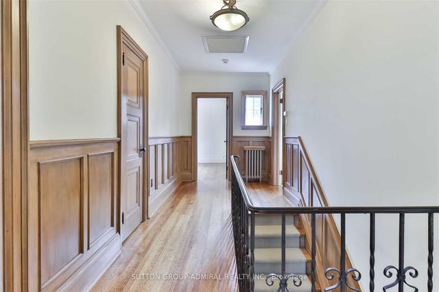 49 Hillcrest Dr, House detached with 4 bedrooms, 4 bathrooms and 3 parking in Toronto ON | Image 13