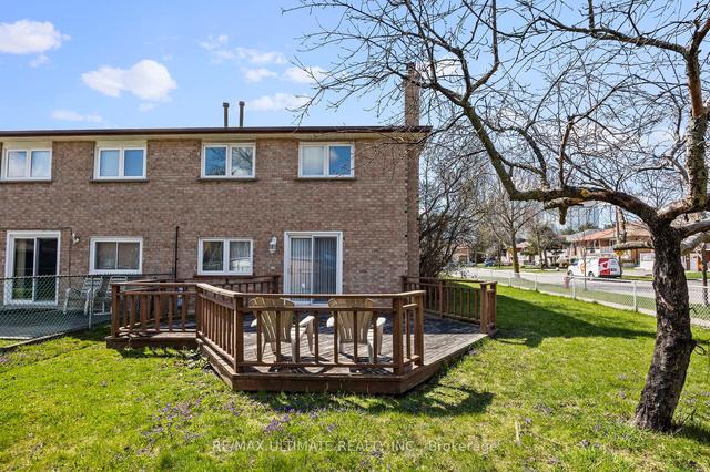 4179 Dursley Cres, House semidetached with 3 bedrooms, 2 bathrooms and 3 parking in Mississauga ON | Image 25
