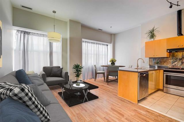703 - 700 King St W, Condo with 2 bedrooms, 2 bathrooms and 1 parking in Toronto ON | Image 12