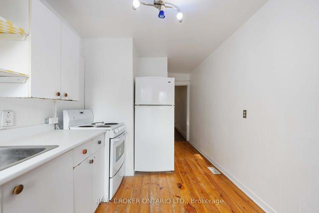 457 Queen St E, House attached with 4 bedrooms, 2 bathrooms and 0 parking in Toronto ON | Image 4
