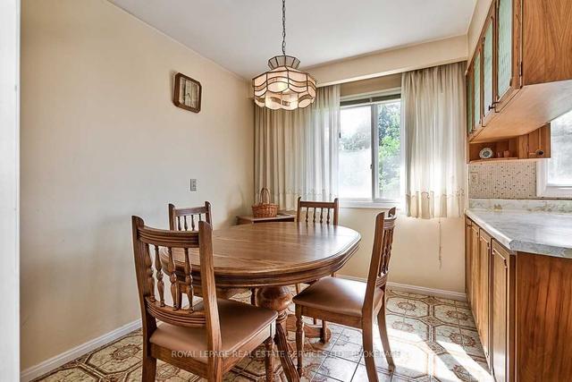 31 Islay Crt, House detached with 3 bedrooms, 2 bathrooms and 6 parking in Toronto ON | Image 8