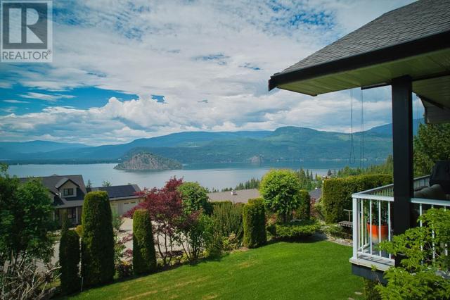 3320 Roncastle Road, House detached with 3 bedrooms, 3 bathrooms and 2 parking in Columbia Shuswap C BC | Image 7