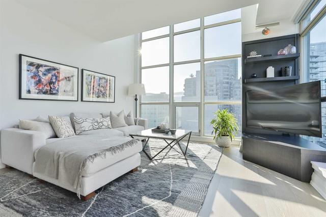lph19 - 36 Blue Jays Way, Condo with 2 bedrooms, 2 bathrooms and 1 parking in Toronto ON | Image 1
