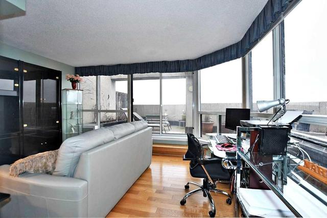1520 - 32 Clarissa Dr, Condo with 2 bedrooms, 2 bathrooms and 2 parking in Richmond Hill ON | Image 11