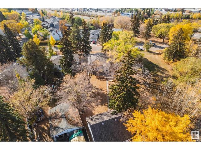 11008 60 Av Nw, House detached with 4 bedrooms, 2 bathrooms and null parking in Edmonton AB | Image 44