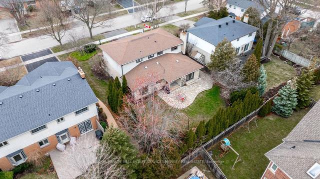 988 Valdese Dr, House detached with 4 bedrooms, 4 bathrooms and 6 parking in Mississauga ON | Image 23