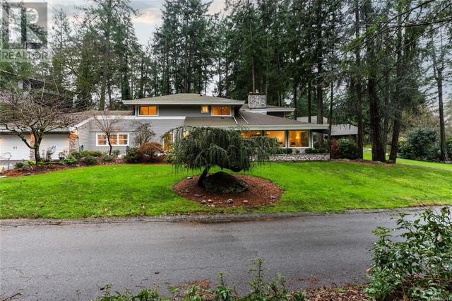 991 Lohbrunner Rd W, House detached with 4 bedrooms, 3 bathrooms and 4 parking in Saanich BC | Image 53