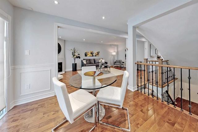 92 Trafalgar Sq, House detached with 4 bedrooms, 4 bathrooms and 4 parking in Vaughan ON | Image 6
