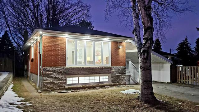 134 Confederation Dr, House detached with 3 bedrooms, 2 bathrooms and 4 parking in Toronto ON | Image 32