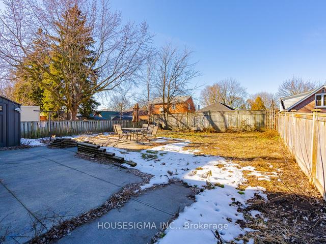 44 Sheldon Ave N, House detached with 3 bedrooms, 2 bathrooms and 3 parking in Kitchener ON | Image 18